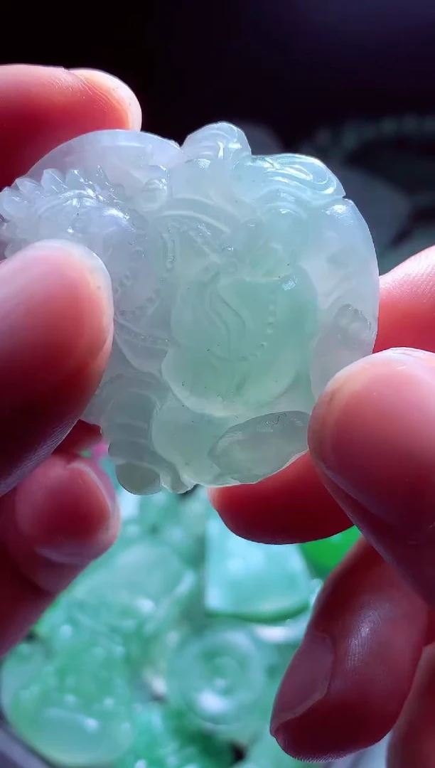 未镶嵌定制翡翠故*?翡翠毛货定制