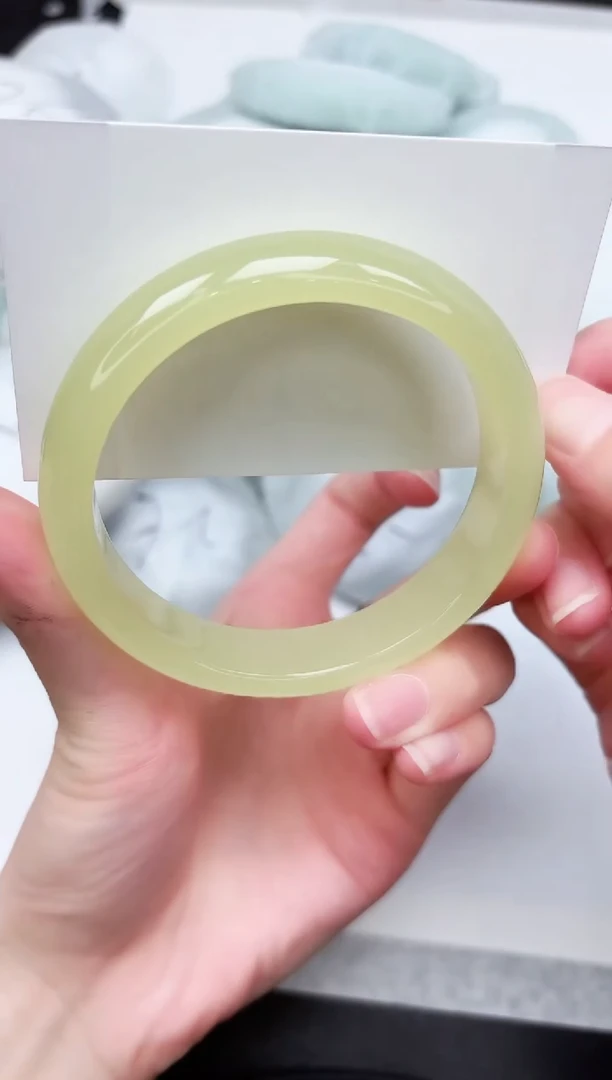 石英质玉手镯未镶嵌258-62.5