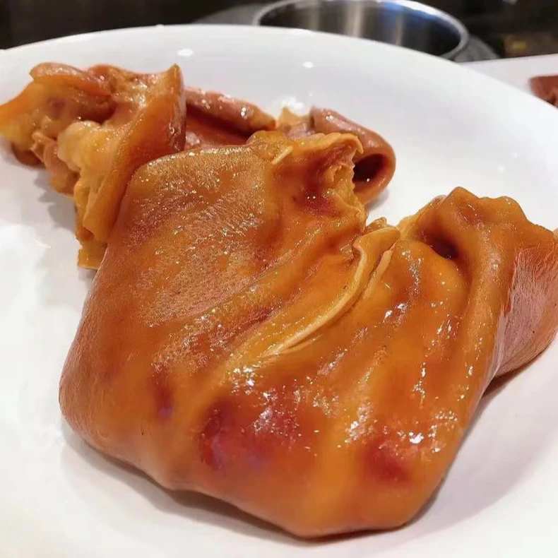 香卤猪耳朵一个