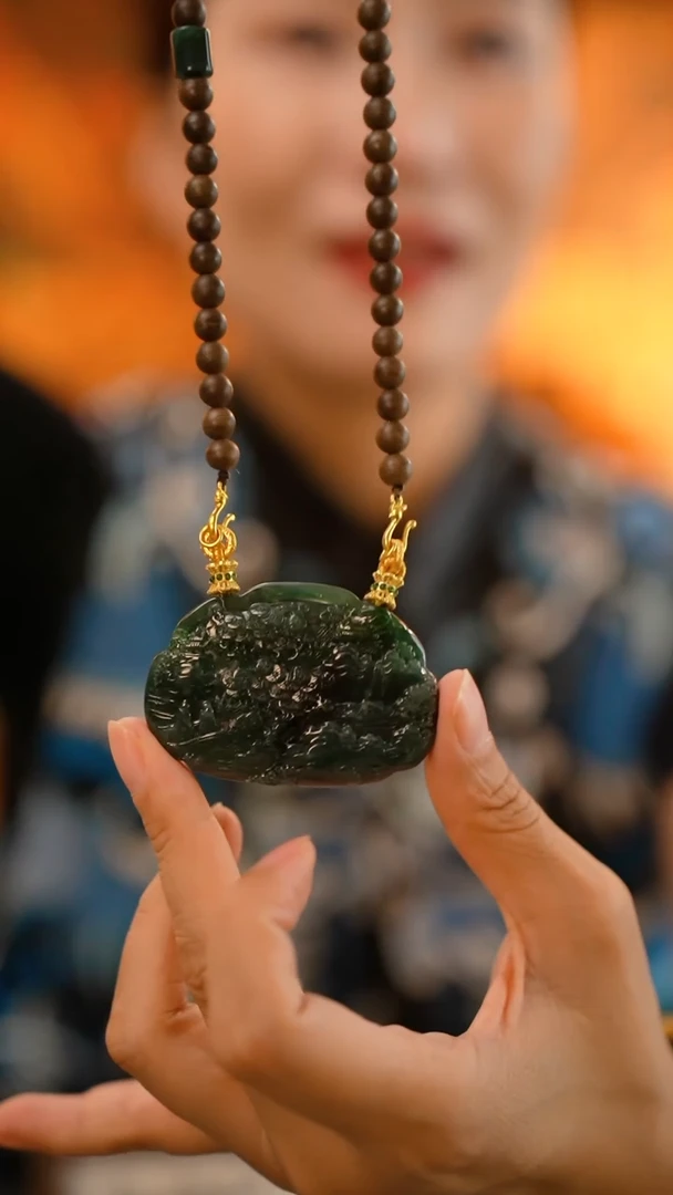 翡翠未镶嵌颈饰24小时内发货质保A货