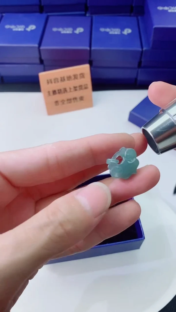 翡翠未镶嵌颈饰1111111111