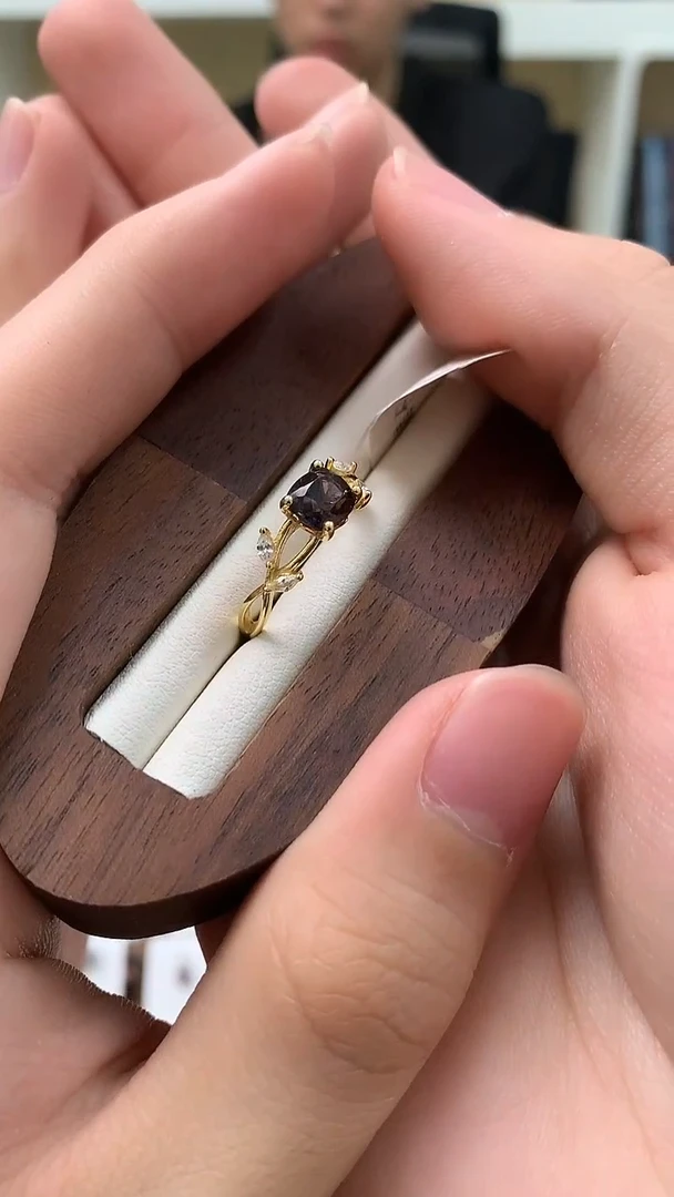尖晶石戒指银S925镶嵌......