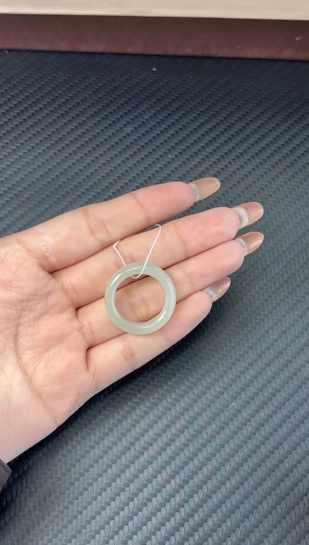 未镶嵌戒圈和田玉且末微色差近矿戒圈18