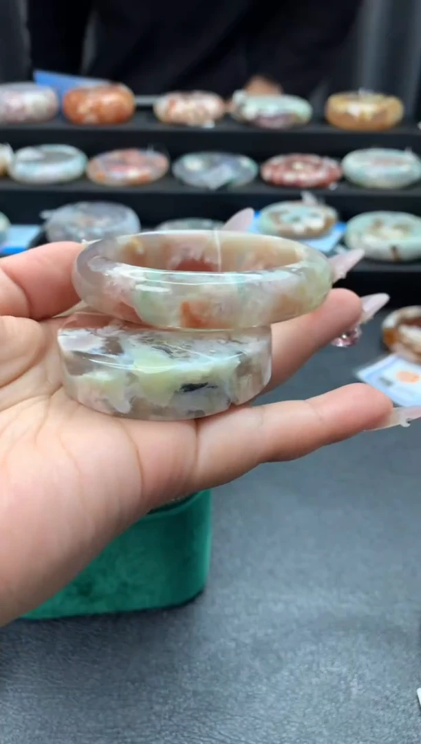 未镶嵌手镯石英质玉（54-55圈口）赠送镯心