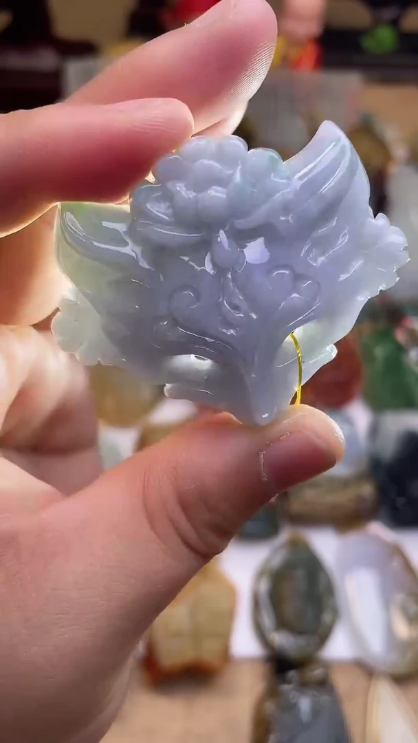 颈饰未镶嵌翡翠面具