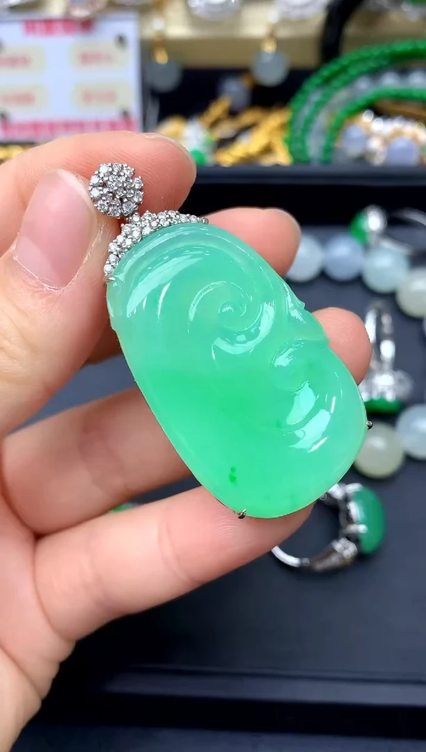 颈饰18K金镶嵌翡翠428 -中国好珍宝