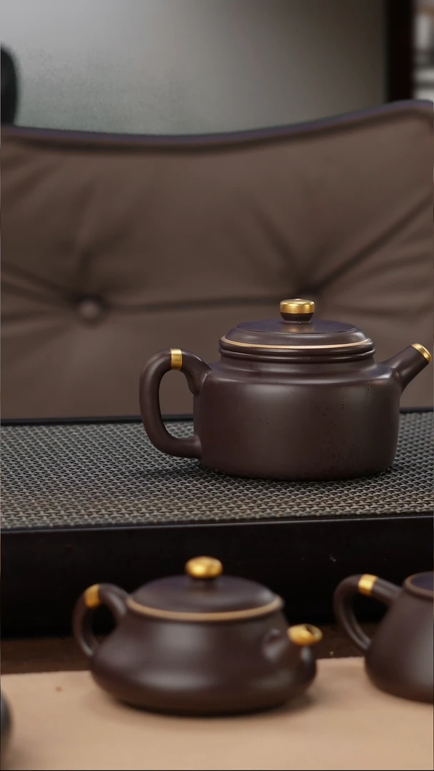 茶壶紫砂马**姆四号井茄皮紫泥描金德钟220cc