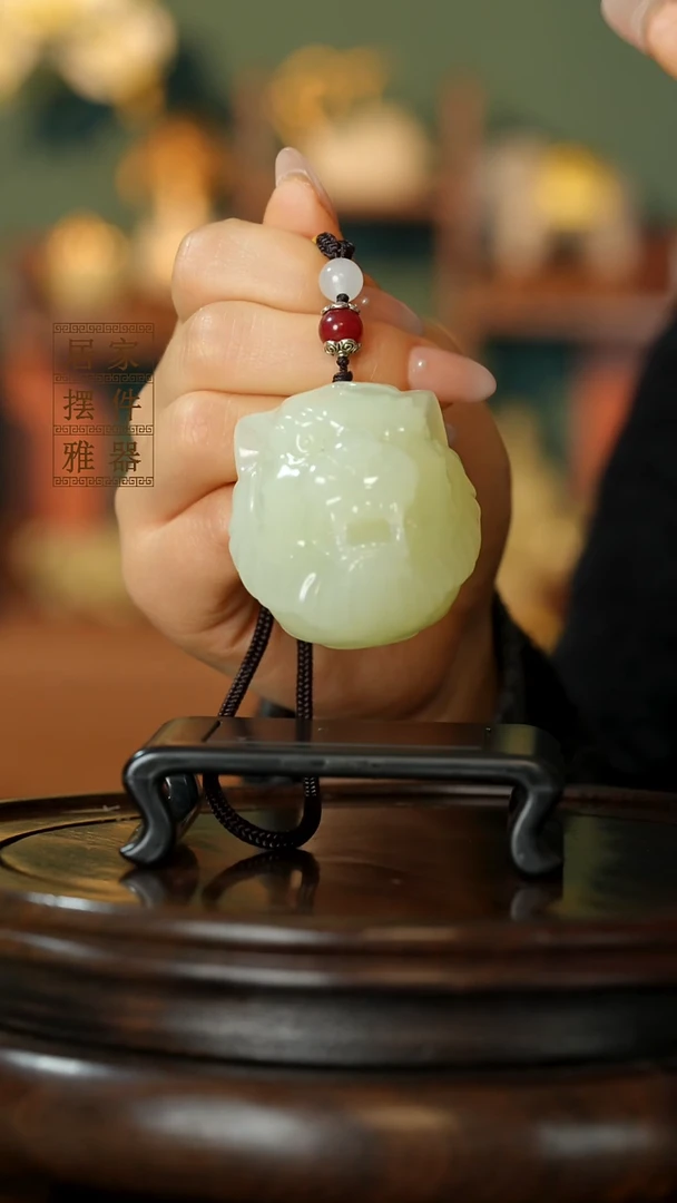 玉《虎虎生威虎头》摆件