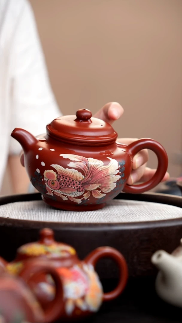 茶壶紫砂朱泥掇只泥绘金鱼