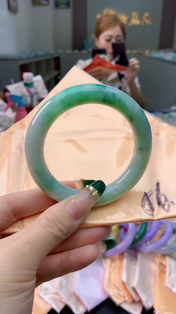 未镶嵌手镯翡翠0500043687