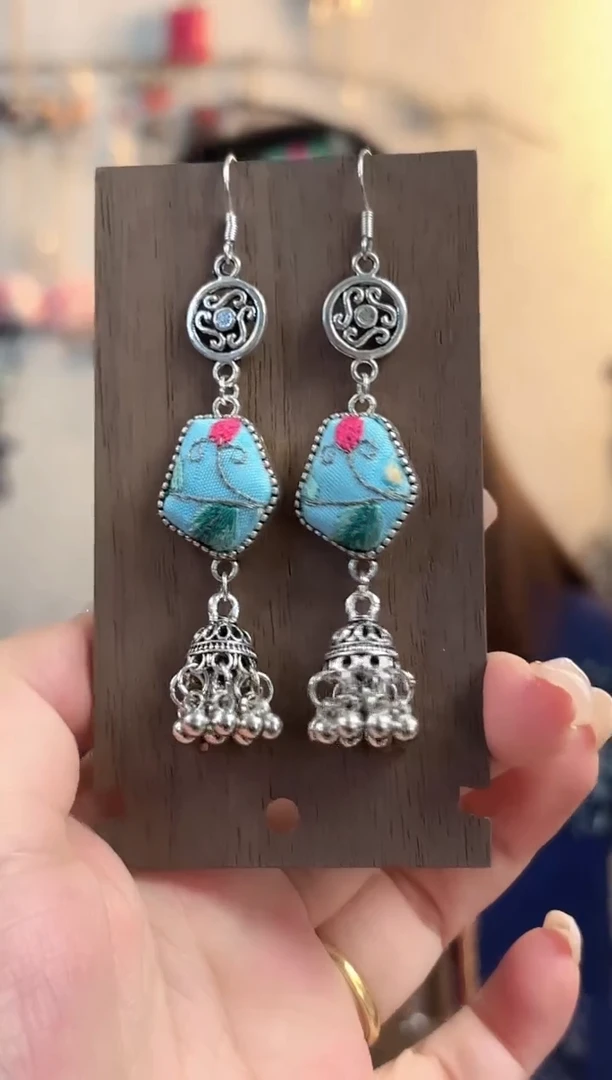 织绣彩云南阁非遗老绣饰品121