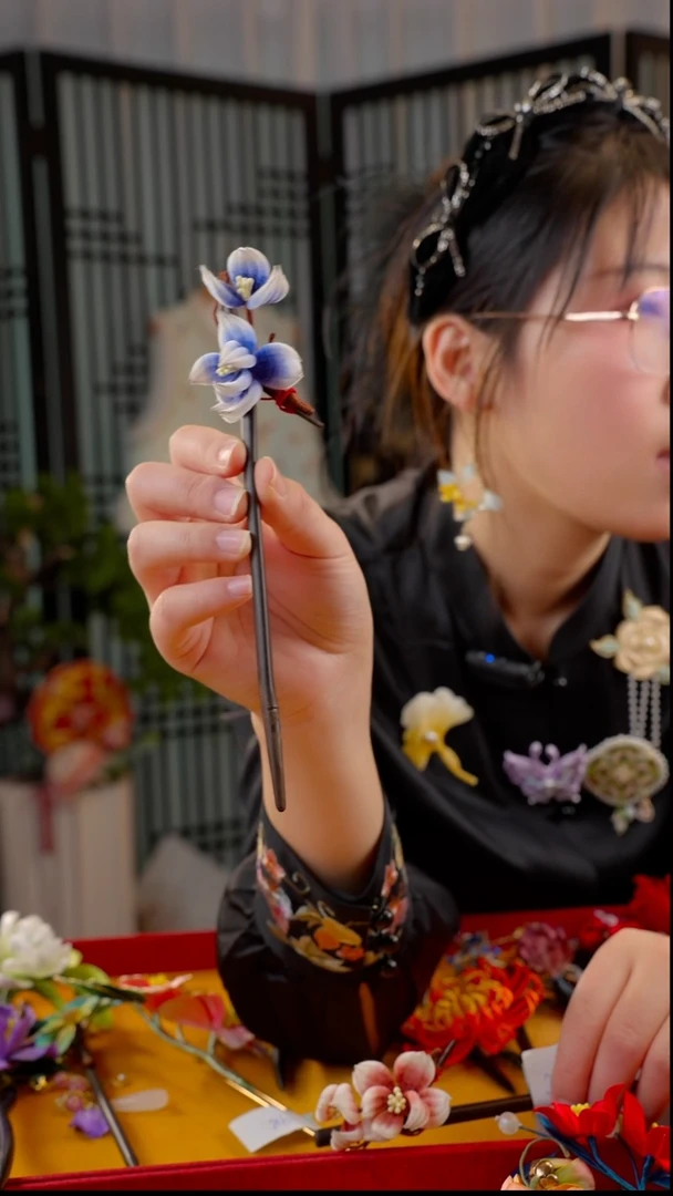 刺绣非遗绒花手工饰品