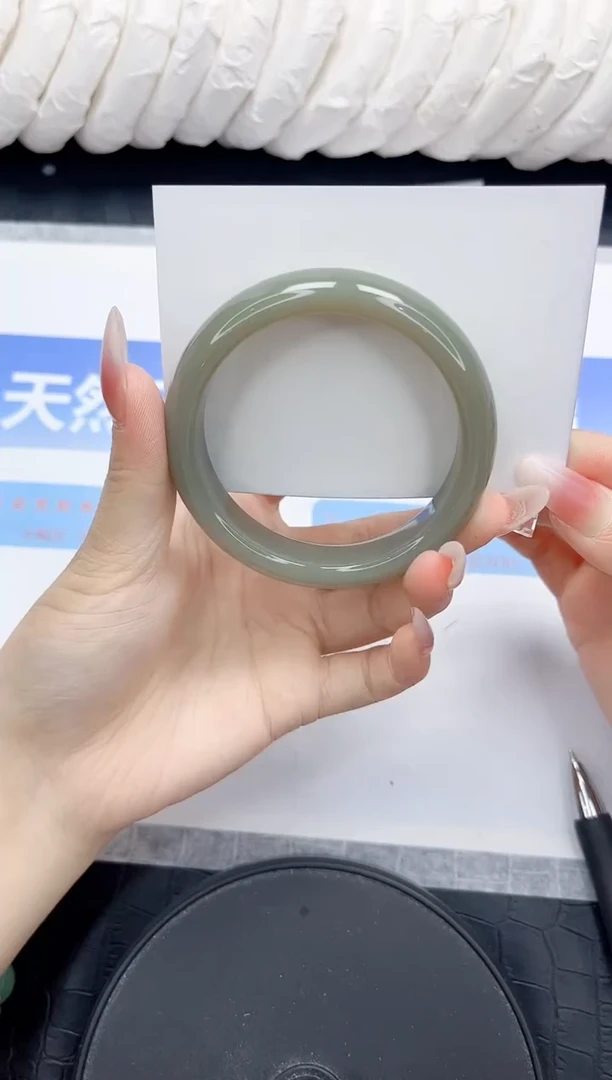 未镶嵌手镯石英质玉145-54