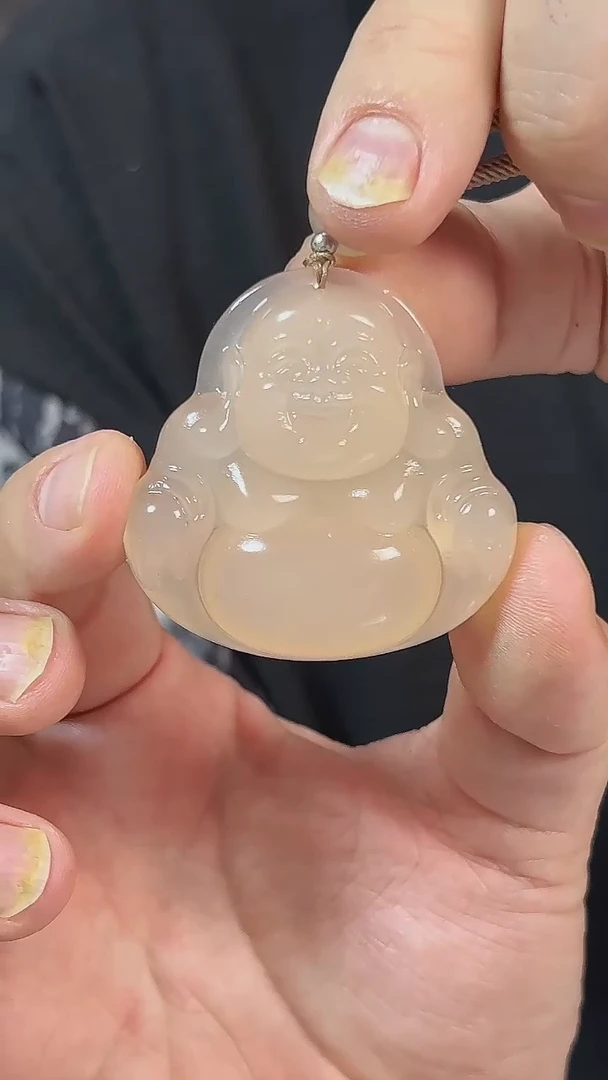 石英质玉未镶嵌颈饰佛公