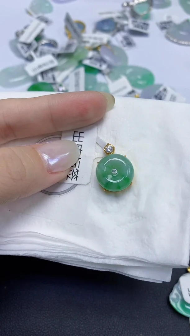 颈饰未镶嵌翡翠天然缅甸翡翠A货百元以上9元证书费自理