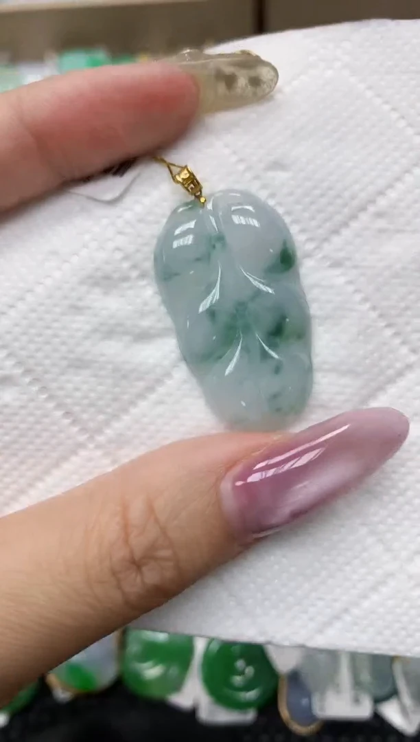 翡翠18K金镶嵌颈饰1111111111
