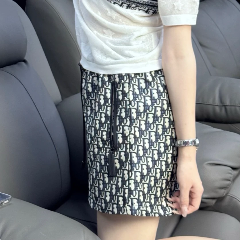 2025春夏新款 休闲百搭短裤（D09DD52DK）