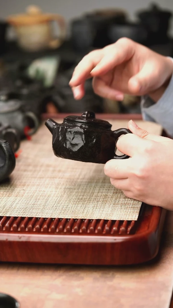 归玉堂冰碛岩重工雕刻石韵德钟壶180cc