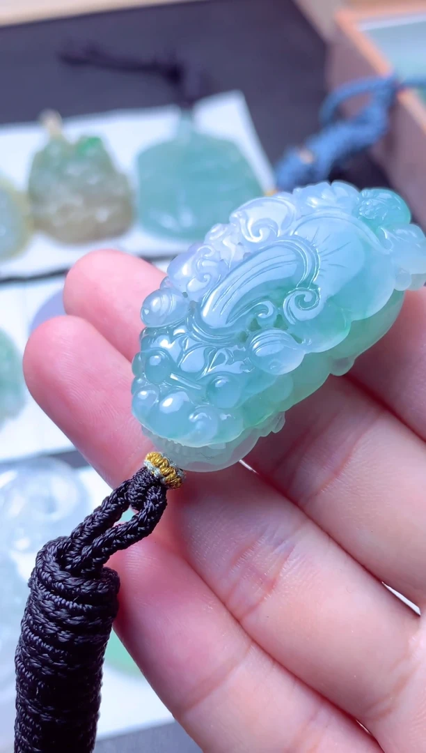 颈饰未镶嵌翡翠天然A货翡翠