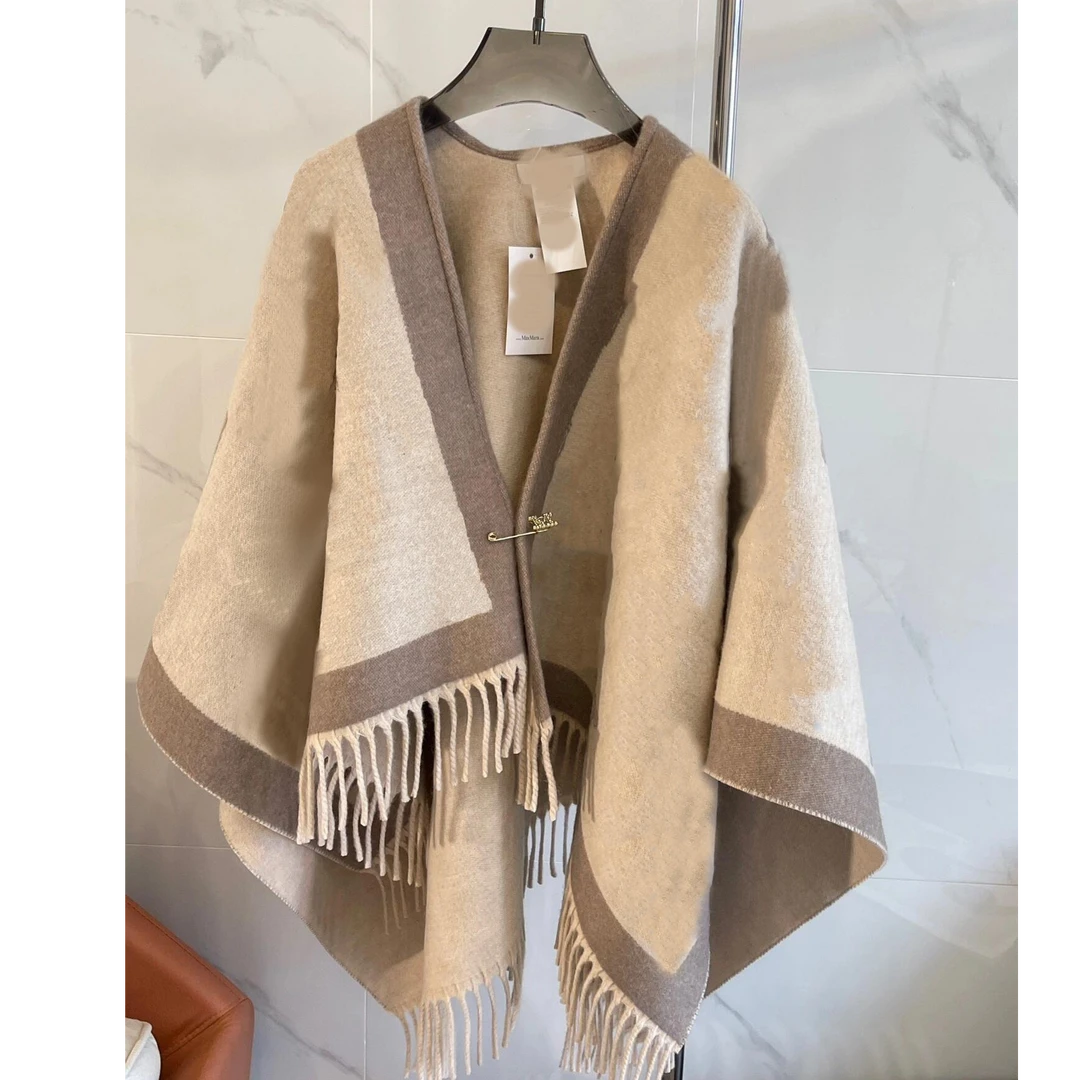 字母保暖围巾披肩巾女冬高奢新款韩版百搭围脖加厚冬季秋冬冬款