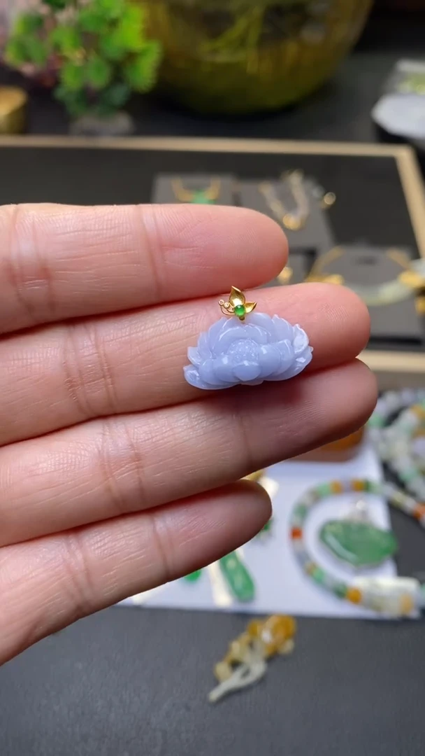 颈饰18K金镶嵌翡翠38107