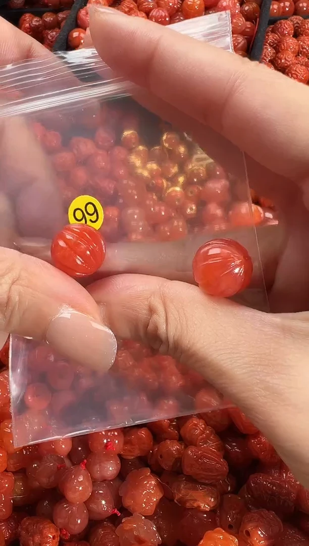 颈饰未镶嵌南红玛瑙1