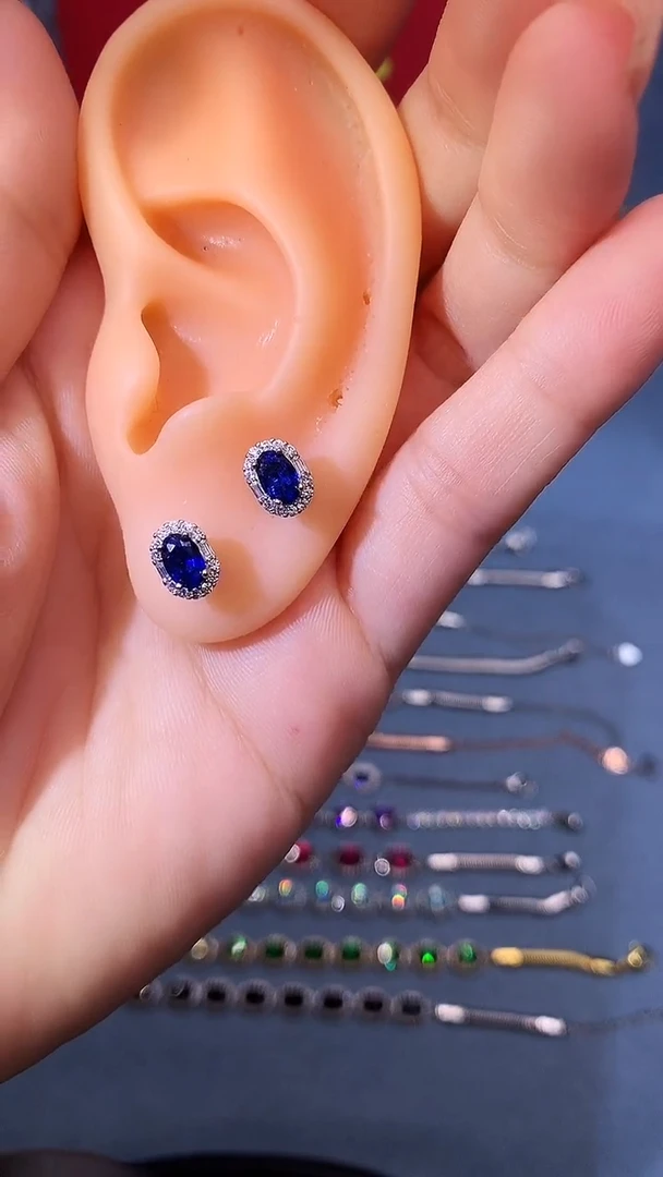 【闪购商品】蓝宝石耳饰银S925镶嵌111111