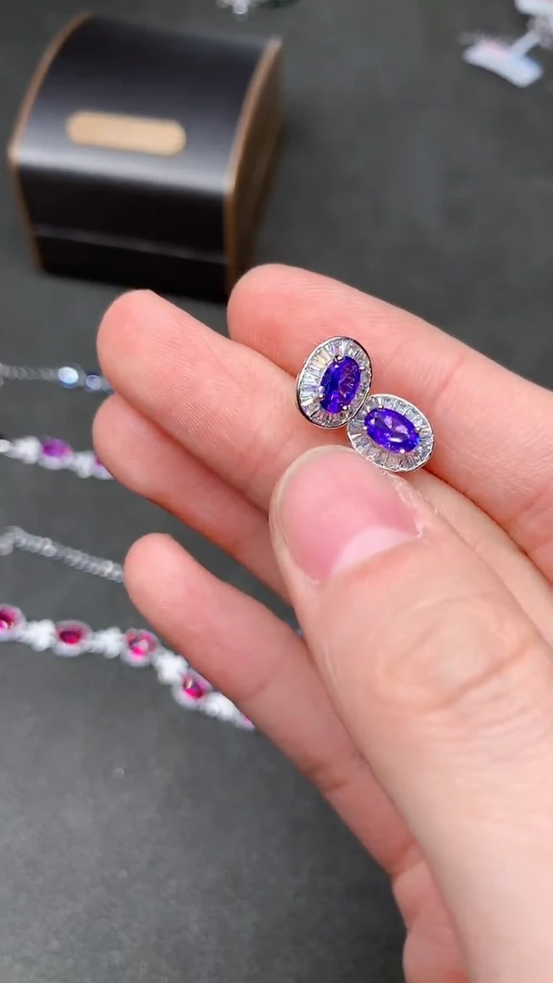 【闪购商品】彩色蓝宝石耳饰银S925镶嵌........