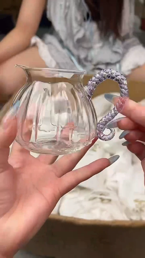 禾墨清莲浅紫色