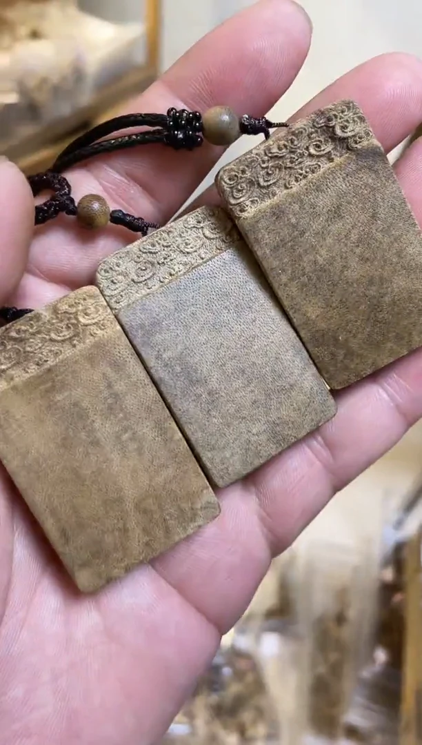 【闪购商品】沉香吊坠菩萨棋吊坠牌子多样性发其一