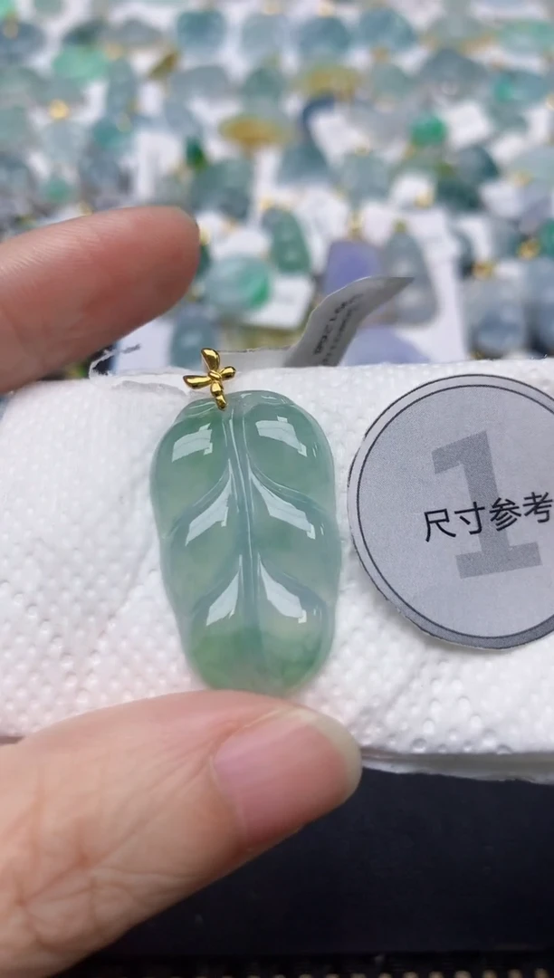 颈饰18K金镶嵌翡翠天然缅甸A货翡翠