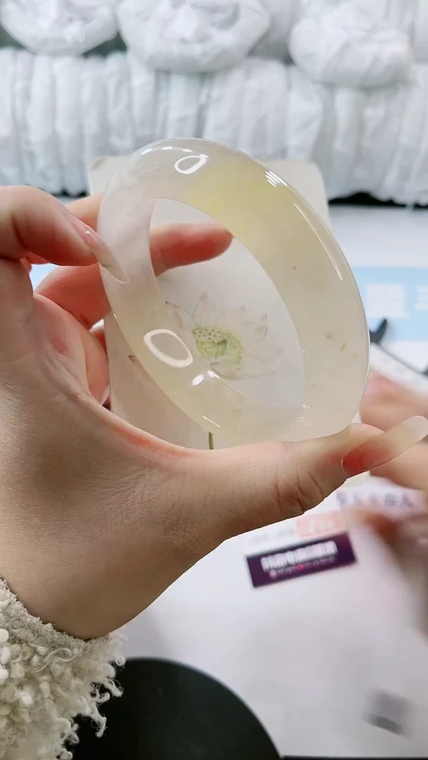 【闪购商品】石英质玉手镯未镶嵌多样性发货S419-65