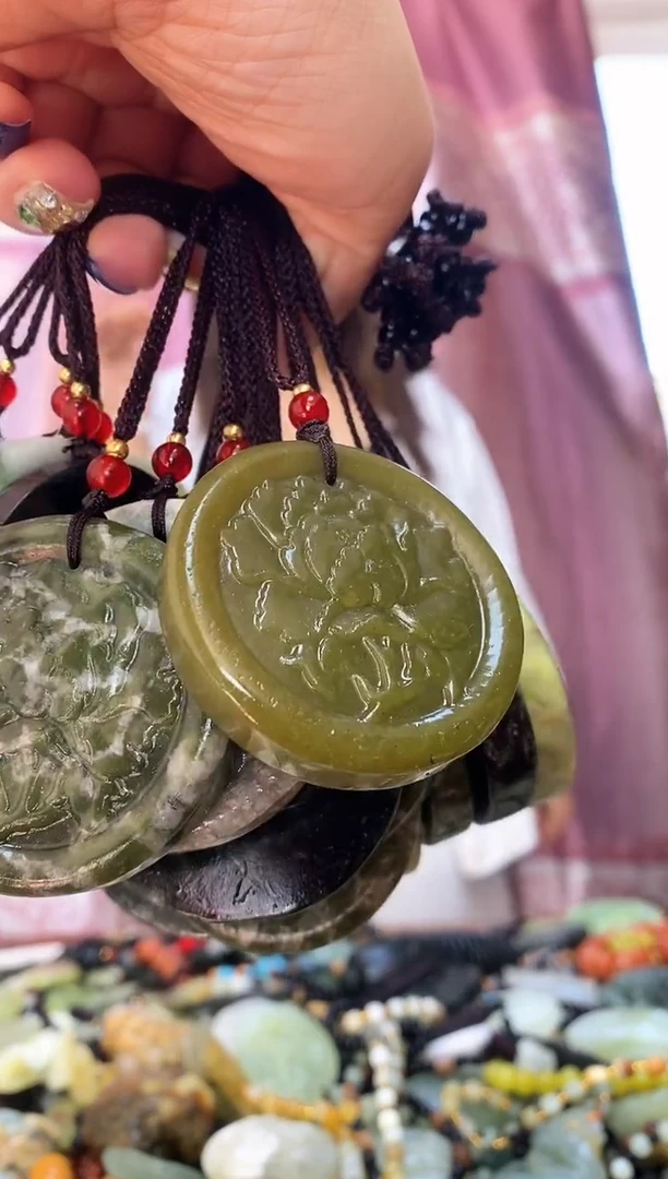 未镶嵌岫玉吊坠多样性发其中之一  挂坠