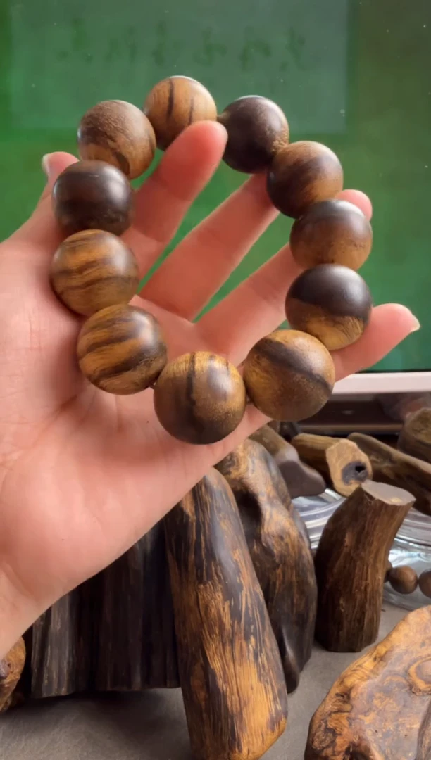 沉香手串古董香多样性发一