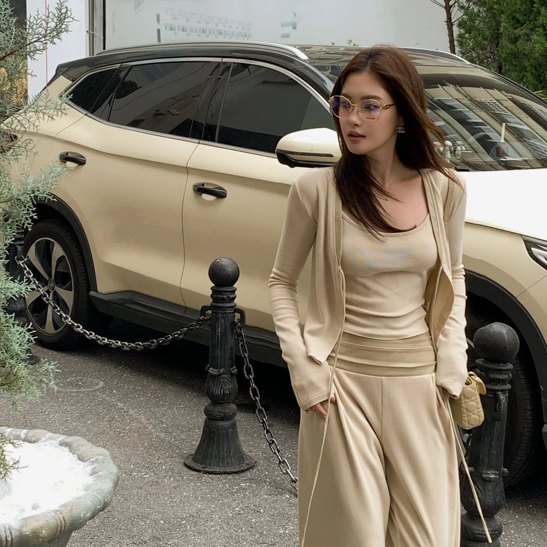 休闲时尚套装秋季2025新款高级感小洋装外套吊带直筒裤盐系三件套