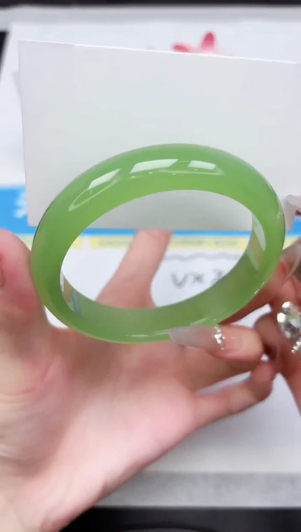 石英质玉手镯未镶嵌70-60