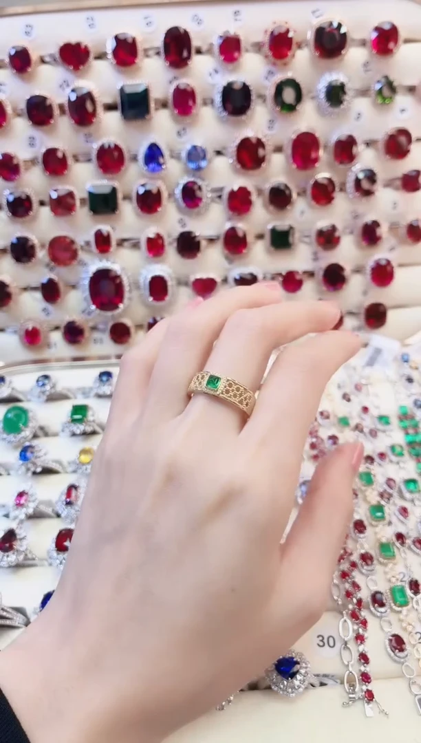 18K金镶嵌戒指祖母绿1