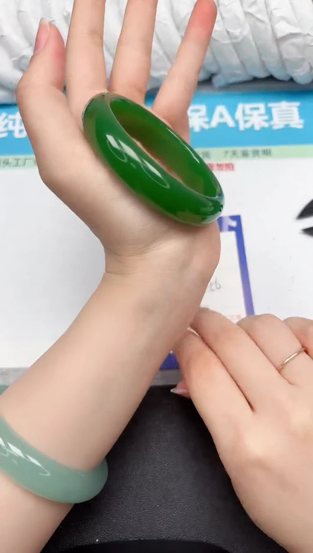 未镶嵌手镯石英质玉193-5556