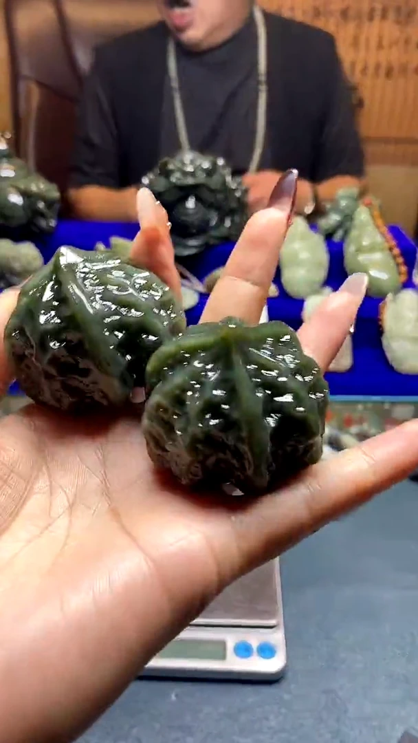 颈饰未镶嵌和田玉拍一发一