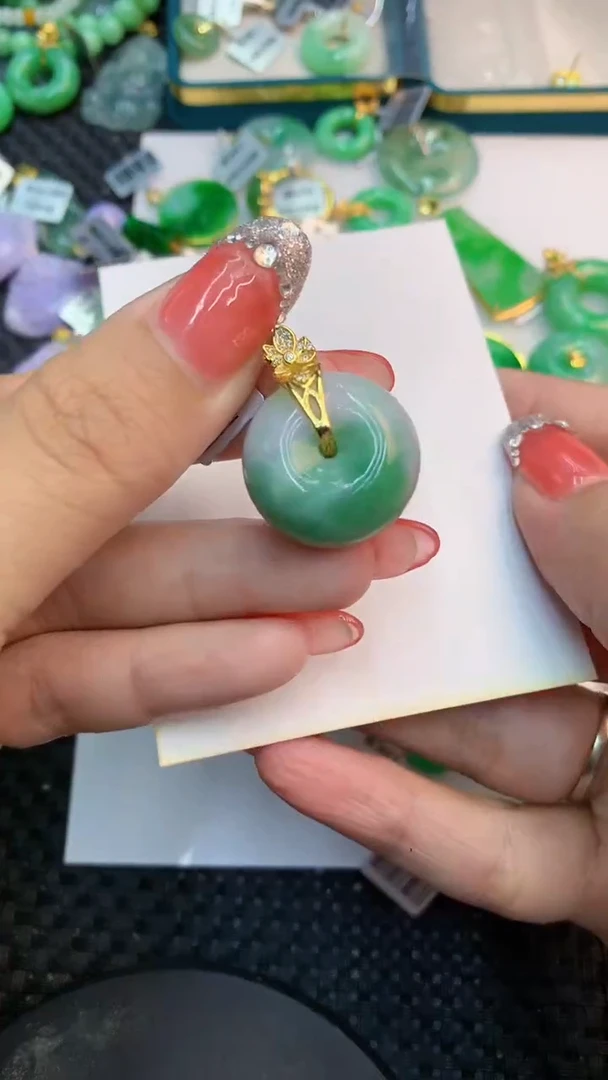 颈饰未镶嵌翡翠1