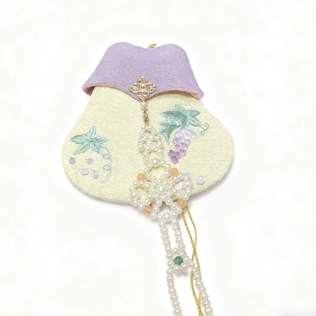 玉兰悠悠苏绣香囊