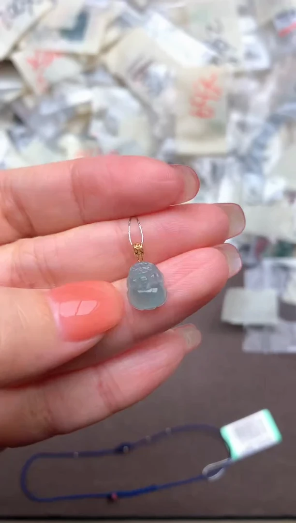 翡翠挂件18K金镶嵌一