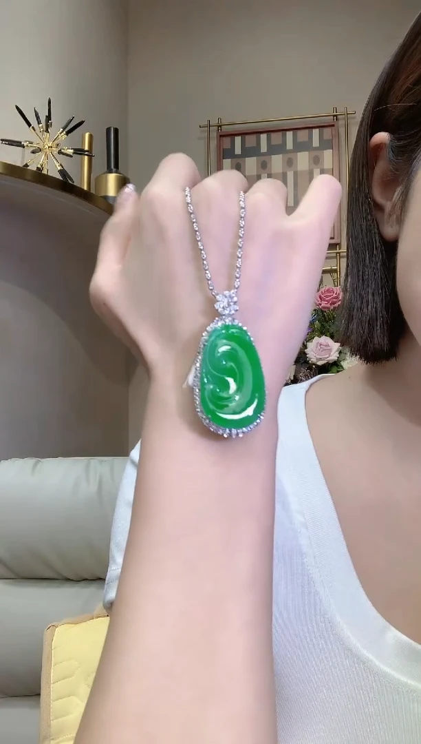 吊坠(不含链)18K金镶嵌翡翠海**心夏日珠宝B8888