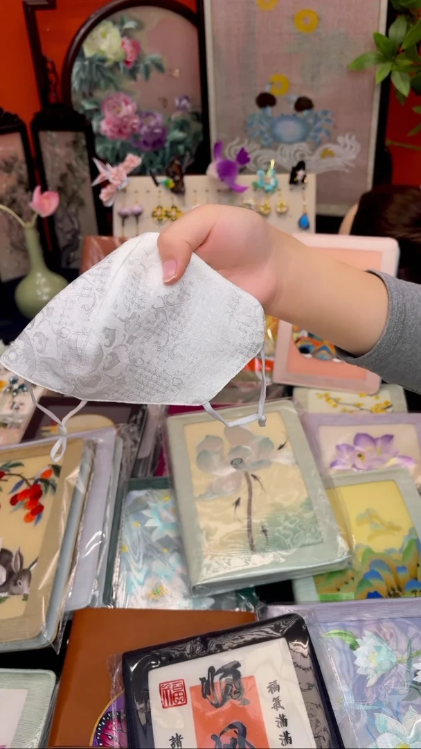 刺绣D*n非遗绒花苏绣饰品
