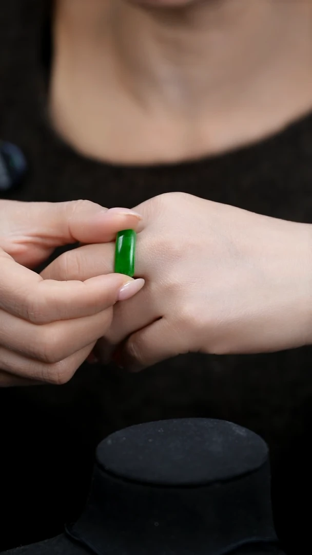 【闪购商品】翡翠颈饰未镶嵌颈饰