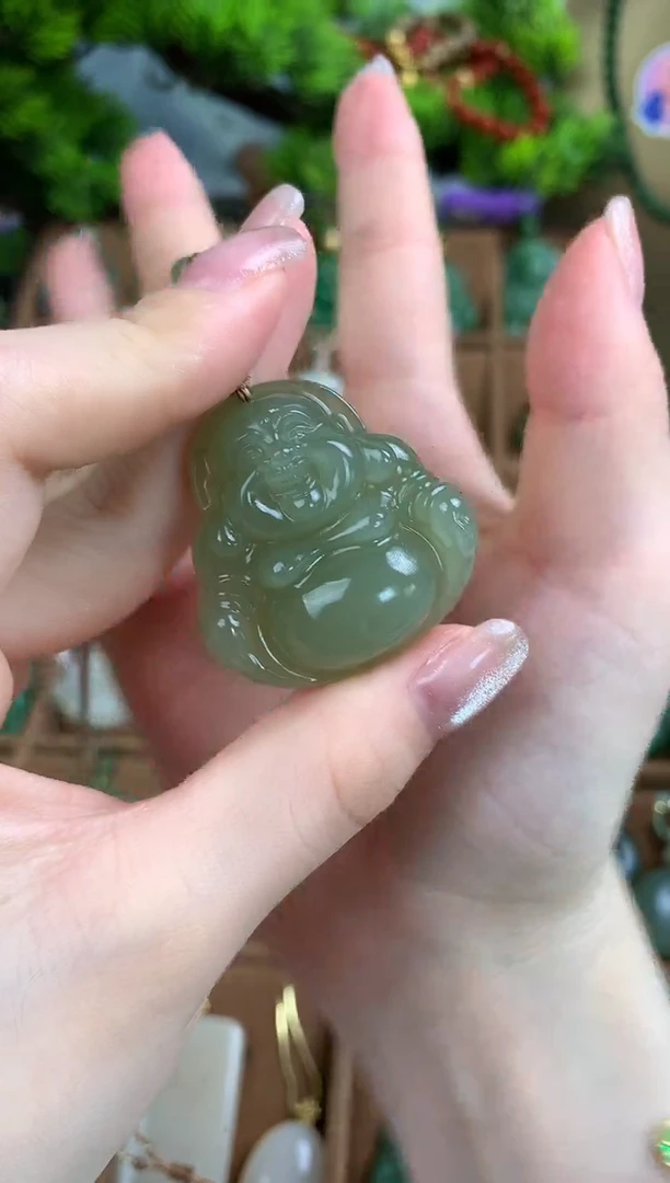 和田玉未镶嵌颈饰吊坠