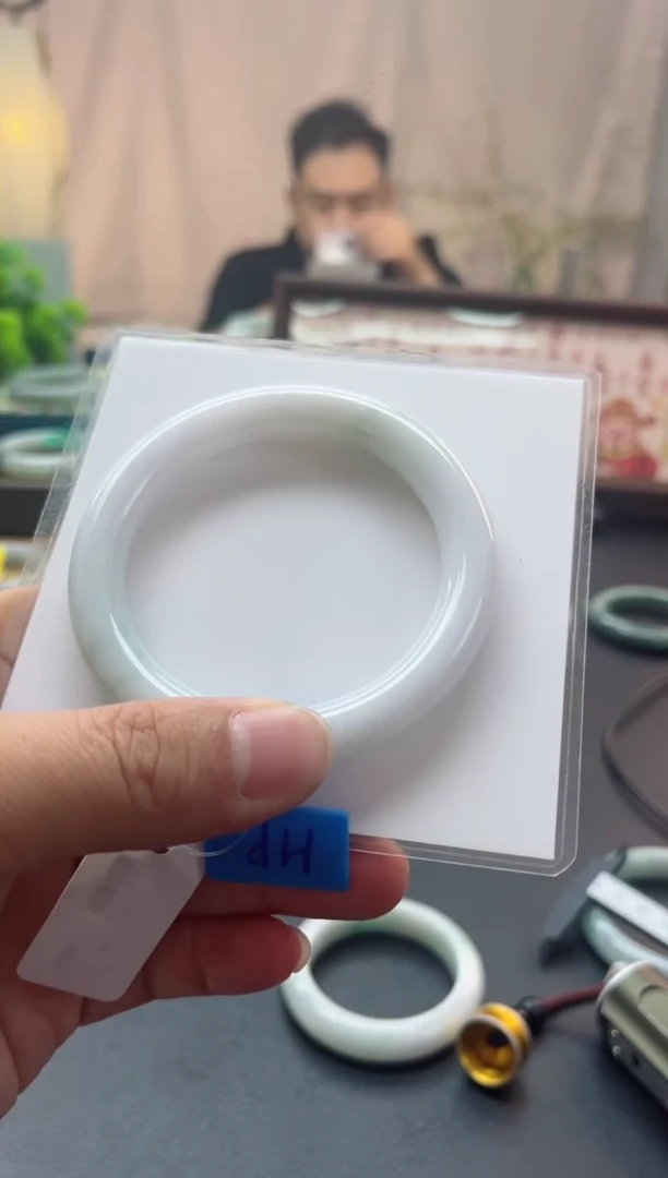 未镶嵌手镯（圆镯）翡翠翡翠  8