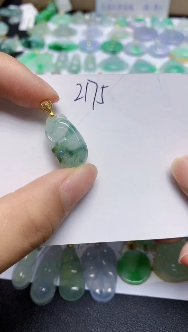 翡翠未镶嵌颈饰天然缅甸翡翠A货