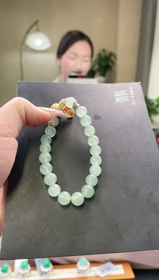 【闪购商品】石英质玉手链合金手链