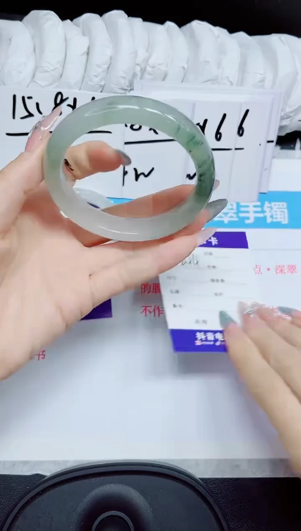石英质玉手镯未镶嵌244.